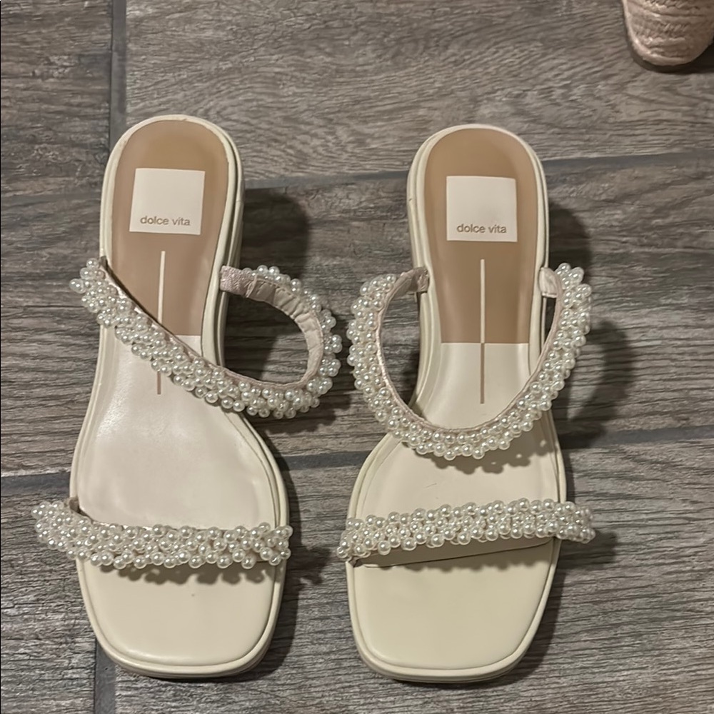 Dolce Vita Women's Vanilla Pearl Sandals-kitten heel